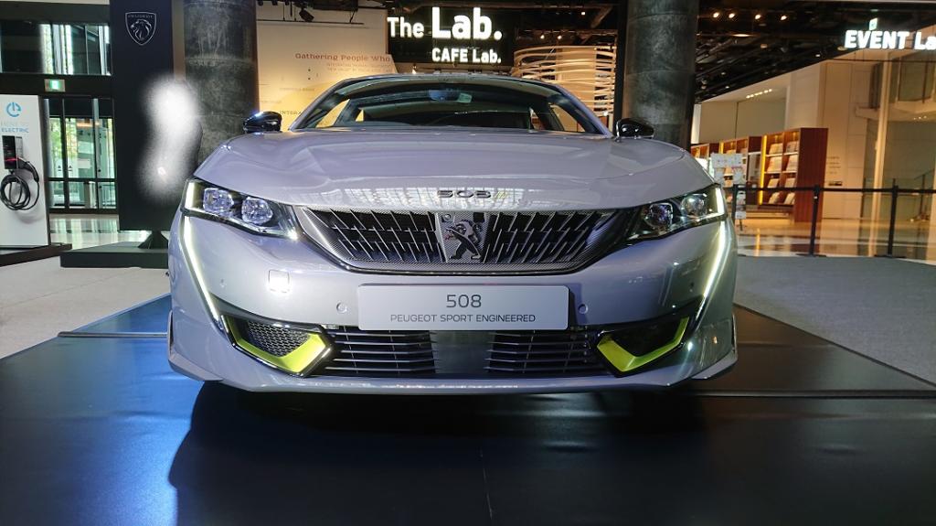 ここ数日で・・すっかり秋に・・それに冷えますね。あっもう10月半ば・・時間がたつのは早いものですね・・・