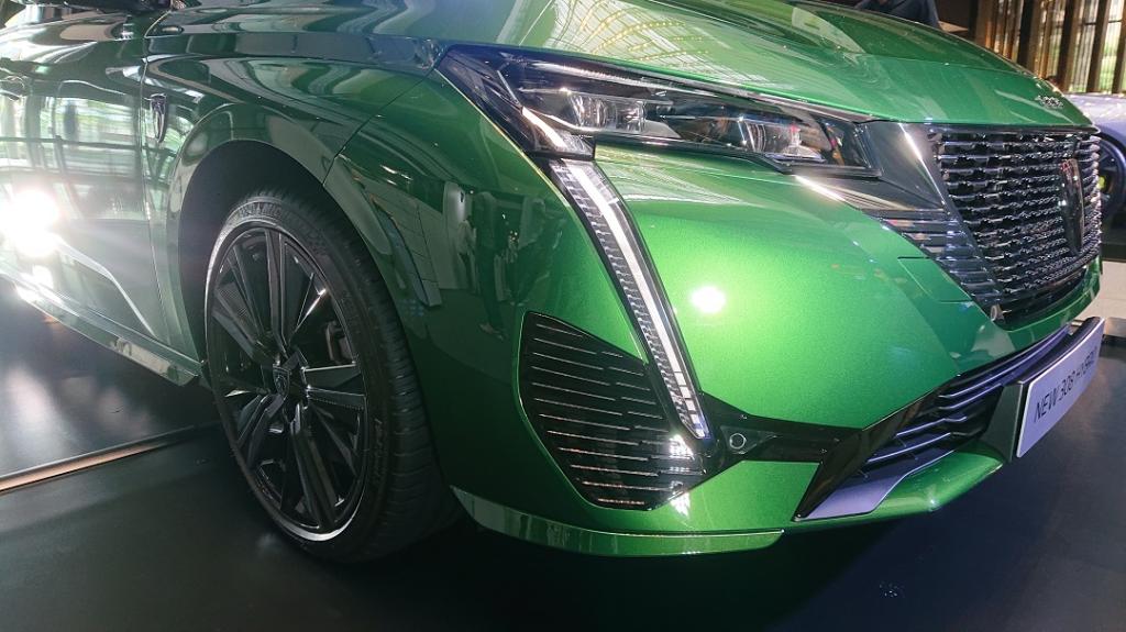 ここ数日で・・すっかり秋に・・それに冷えますね。あっもう10月半ば・・時間がたつのは早いものですね・・・