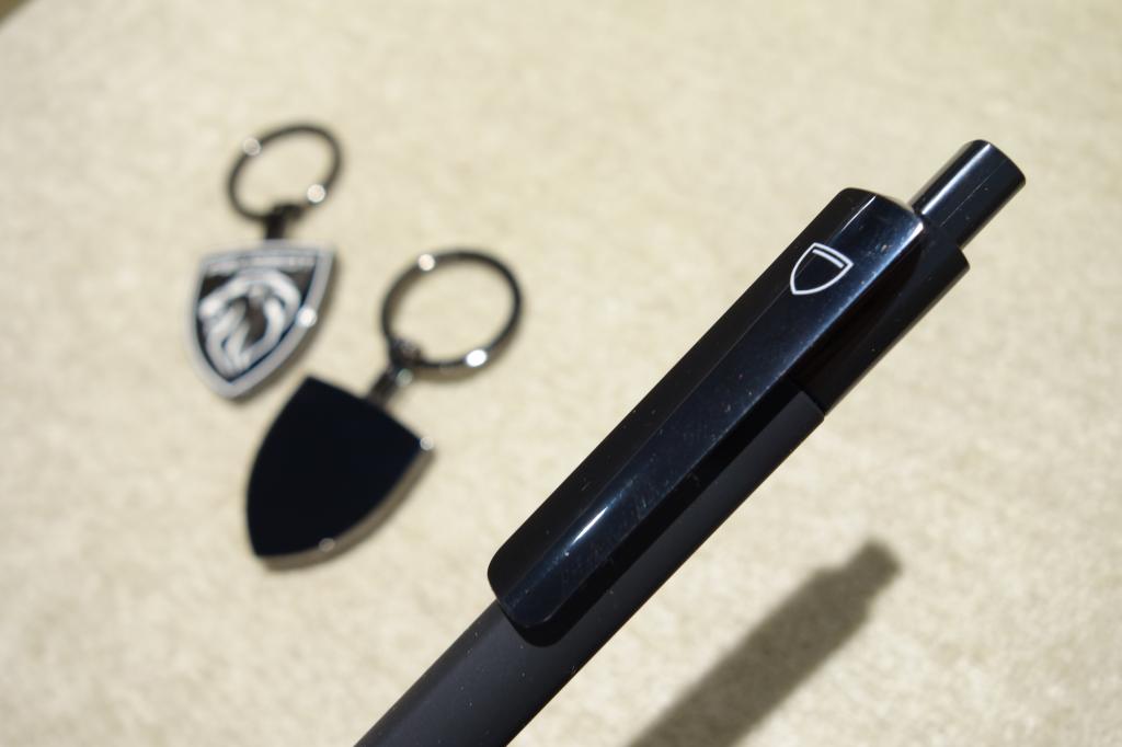 PEUGEOTグッズのご紹介です🦁