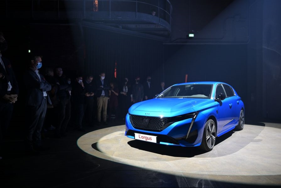 PEUGEOTのCEOをご存じですか？🦁