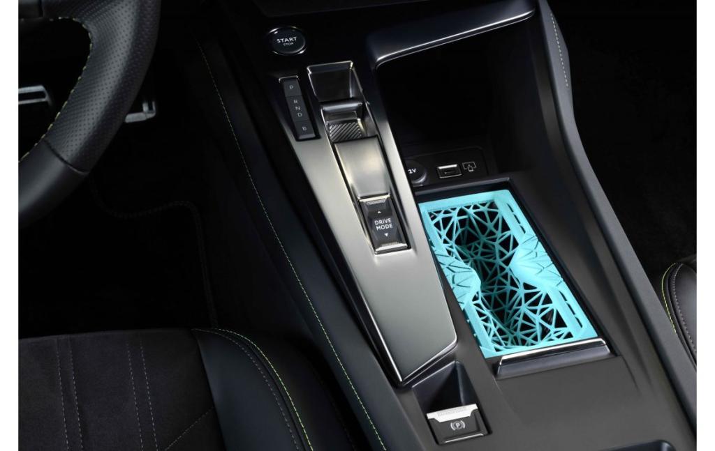 NEW PEUGEOT 308 のアクセサリーにも新しい技術が🦁