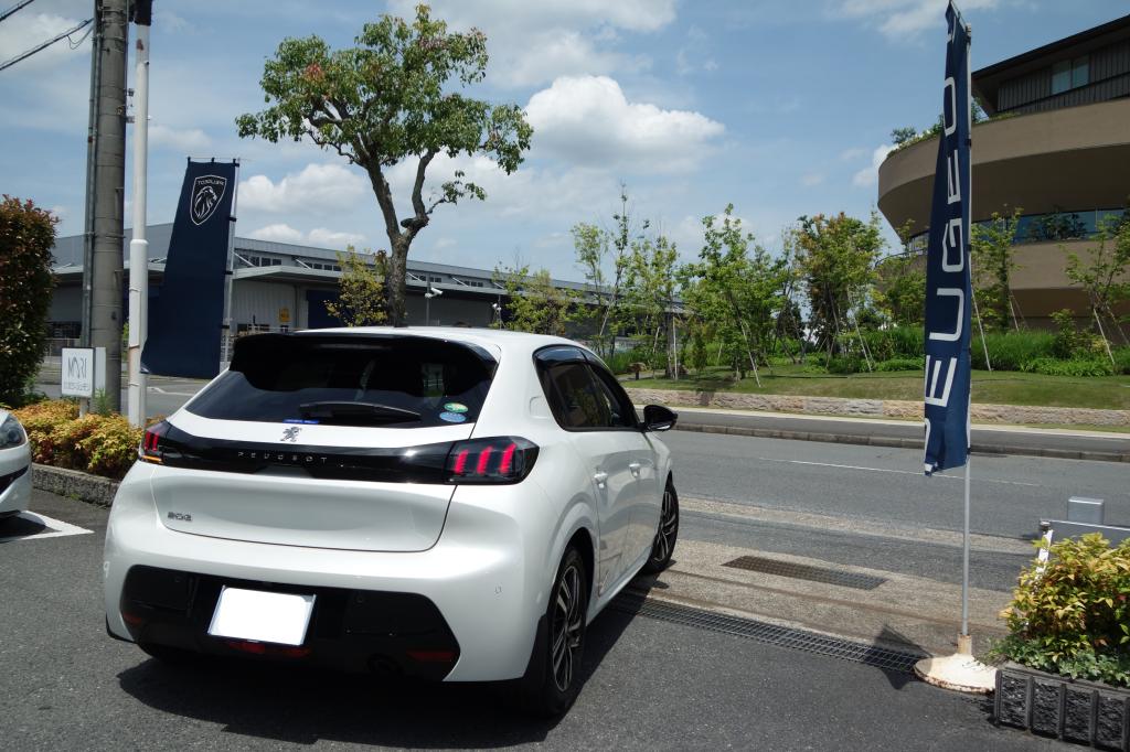 【PEUGEOT 208】ご納車 誠にありがとうございました🌹