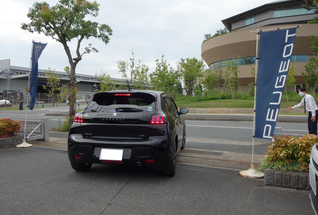 【PEUGEOT 208】ご納車誠にありがとう御座いました🍒
