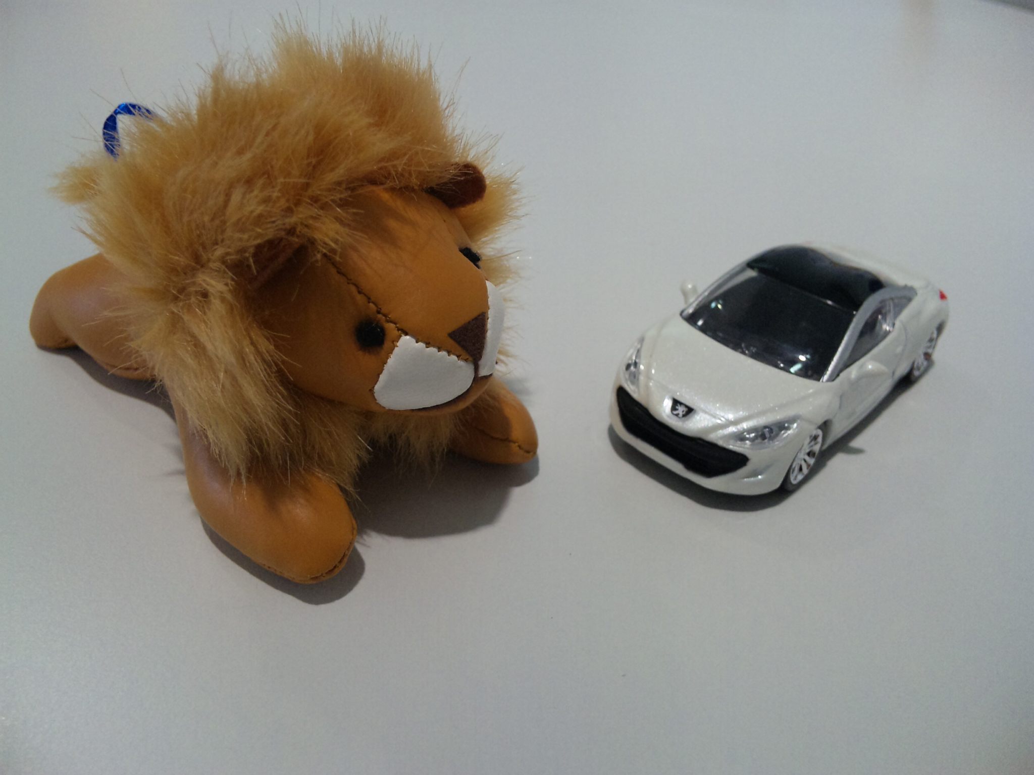 RCZのミニカー入荷！！