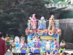 最終日はディズニーランドで！