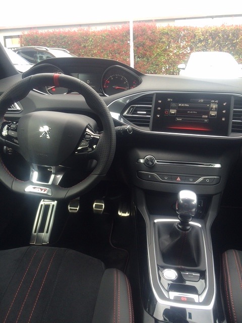 プジョー　308GTi 250