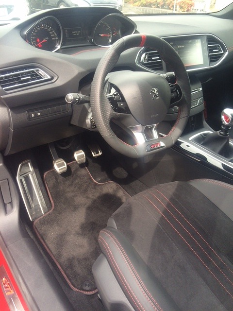 プジョー　308GTi 250