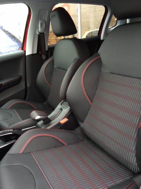 NEW PEUGEOT 2008  試乗車　