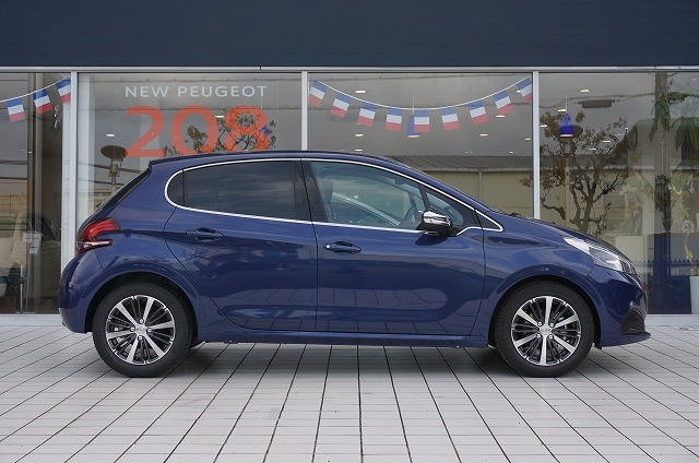 プジョー208　稀少カラドブルー　　