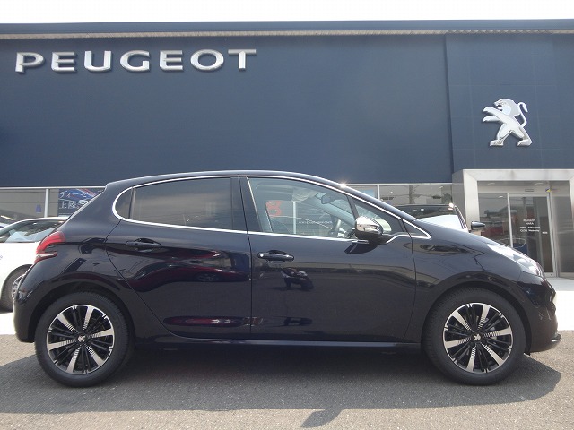 プジョー208　限定車　デビュー