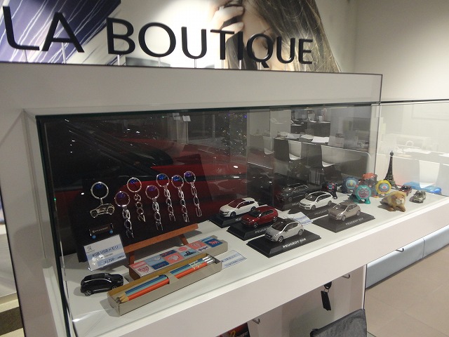 ショールームもクリスマス仕様です。