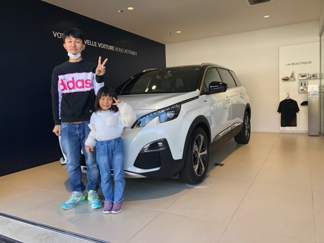 笑顔でピース！！　ご納車でありがとうございます。