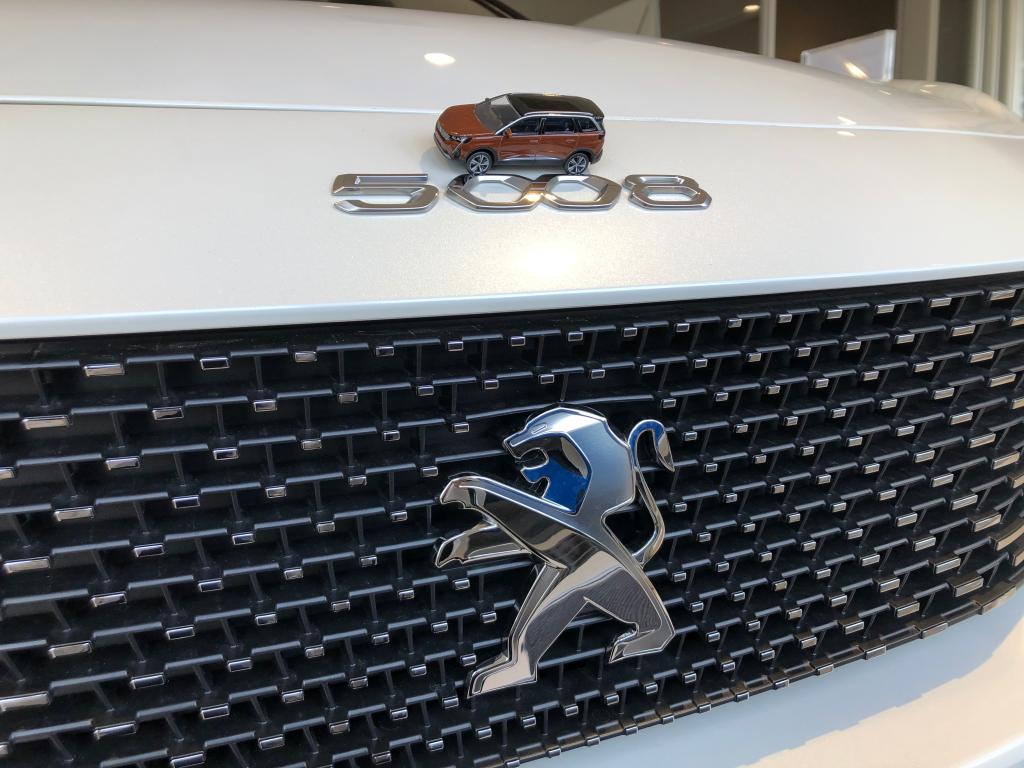 NEW PEUGEOT 5008 DEBUT FAIR ご盛況のうちに終えました！