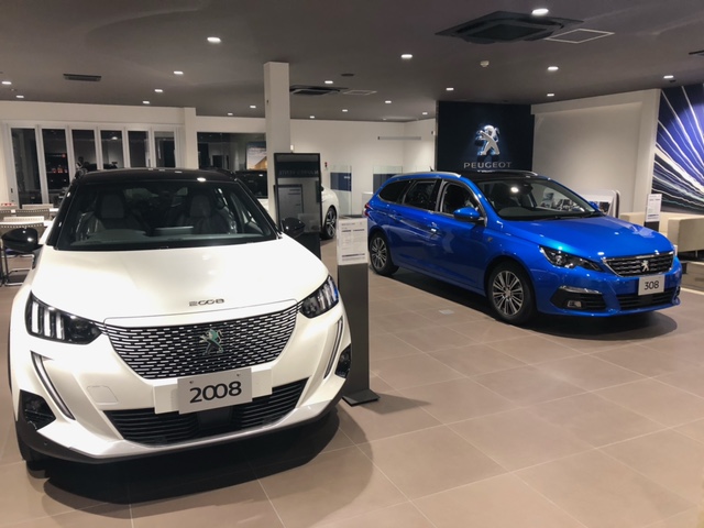 ショールーム・・リフレッシュ！！　ショールームじゃなくショールームＣＡＲをリフレッシュ！！