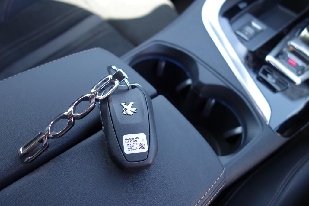 PEUGEOTのアクセサリーってどんなの？🐈