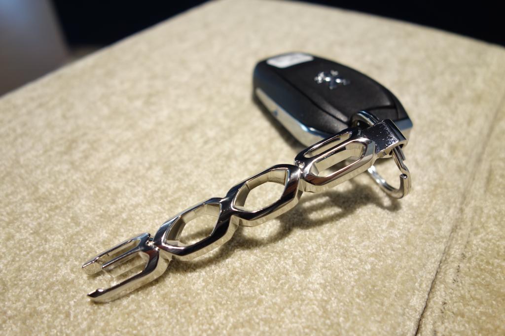 PEUGEOTのアクセサリーってどんなの？🐈