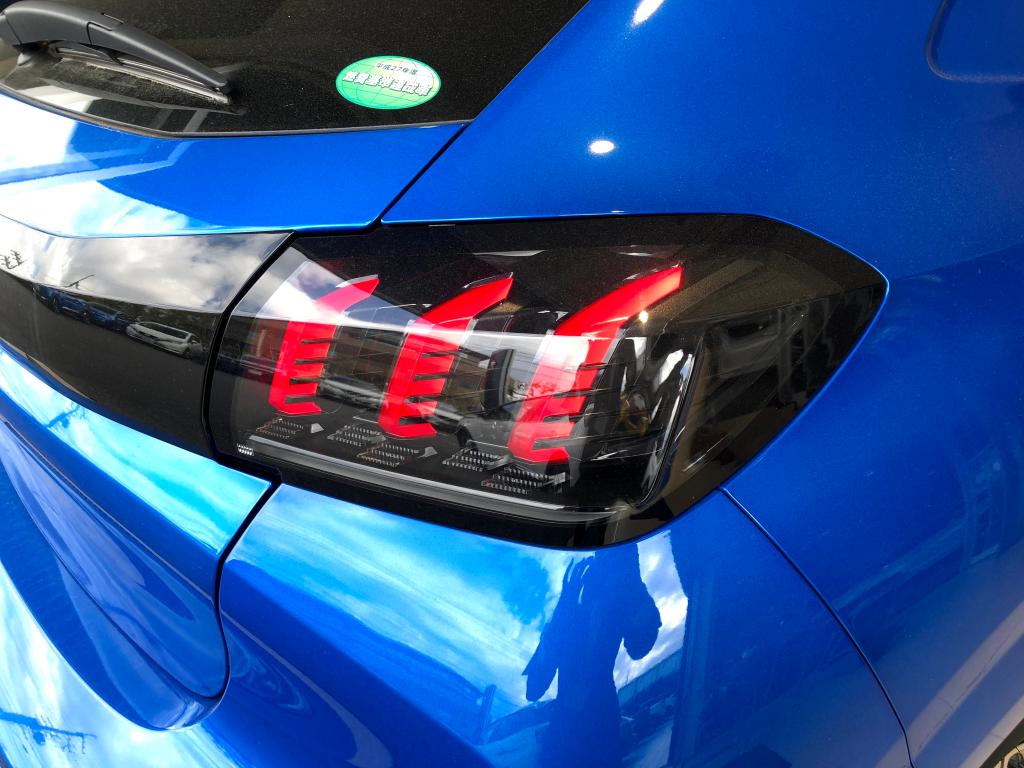 認定中古車 208 Allure のご紹介です🚙