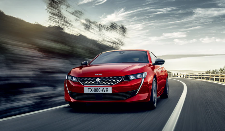 プラグインハイブリッド『PEUGEOT 508 HYBRID』が発表されました🚙