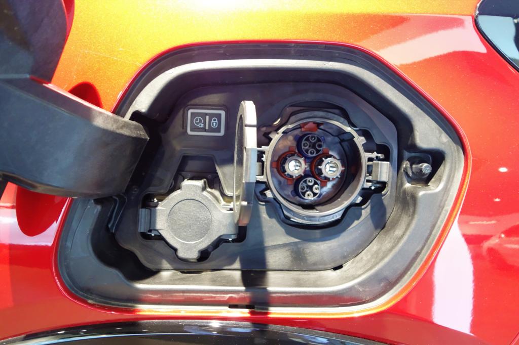 EV車の充電ってどのくらい時間がかかるのでしょう🧐？