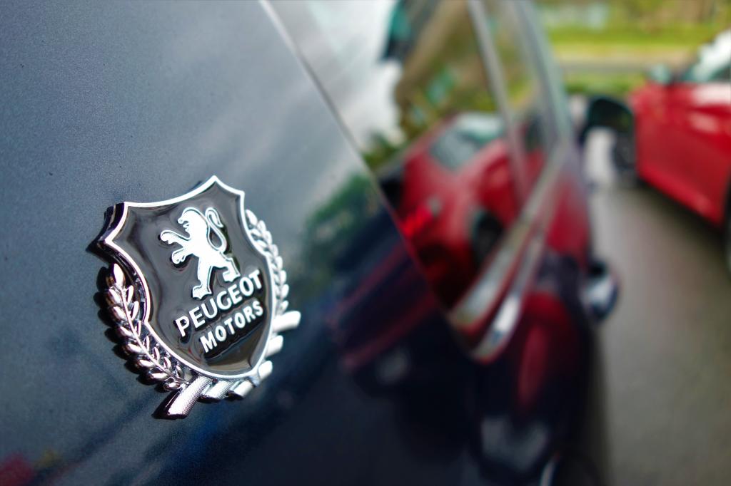 PEUGEOT 『208 GT』 ご納車ありがとうございます。