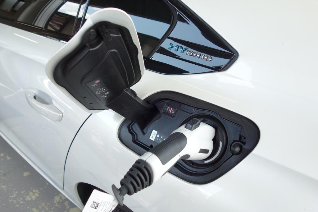 充電中のEV・HYBRIDのスピードメーターを見てみましょう🔌⚡