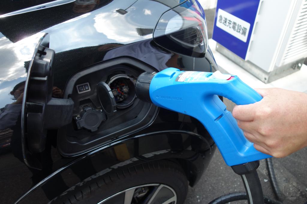充電中のEV・HYBRIDのスピードメーターを見てみましょう🔌⚡