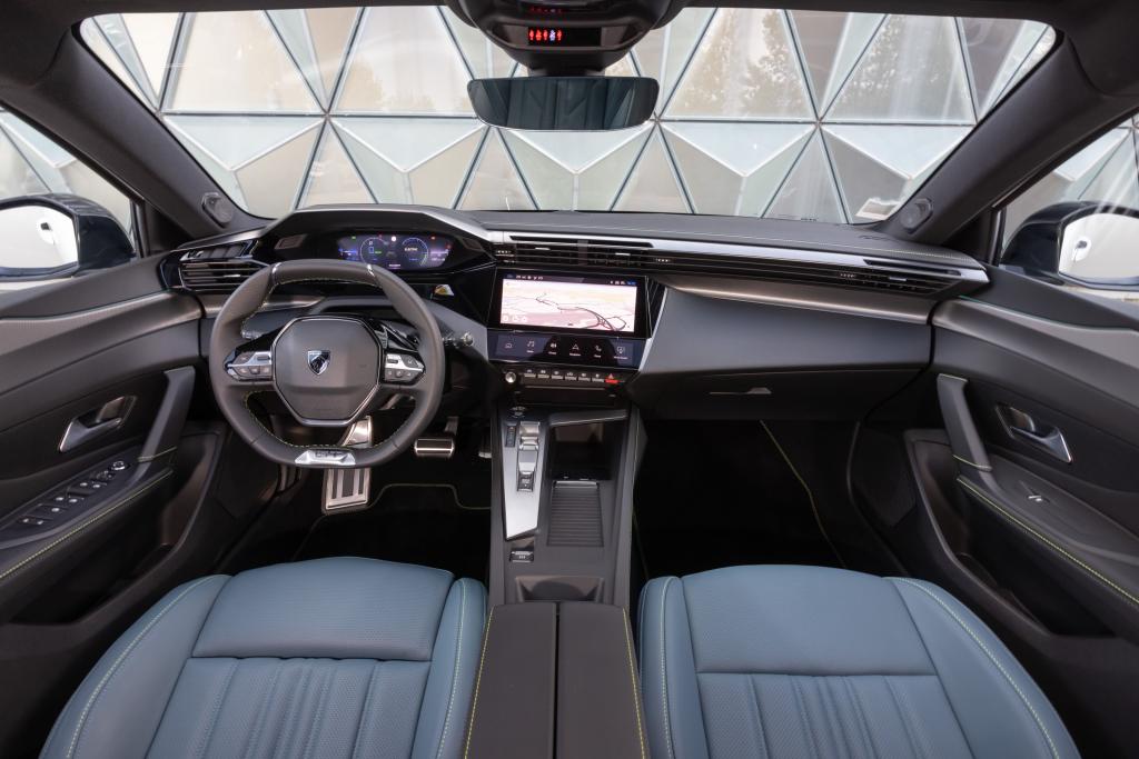  European Car Of The Year 2022  にて 【 PEUGEOT 308 】 がファイナリストに残りました🎊
