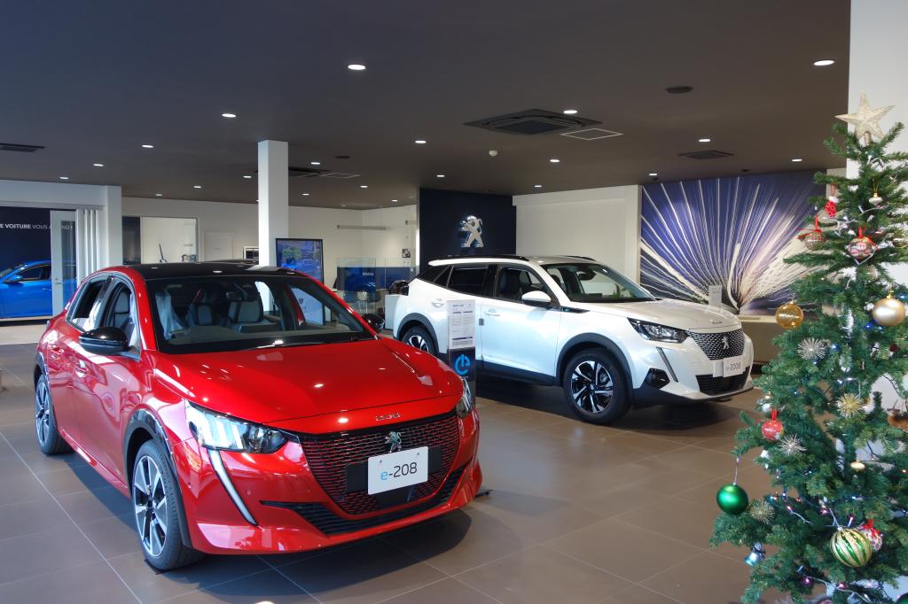 ショールームの展示車が変わりました ＆ 定休日のお知らせです🦁