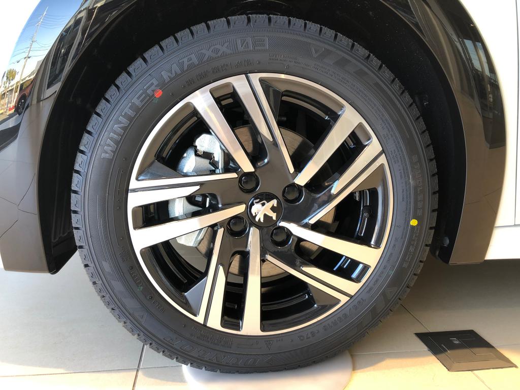 208GT  パール・ホワイト　ご納車です！