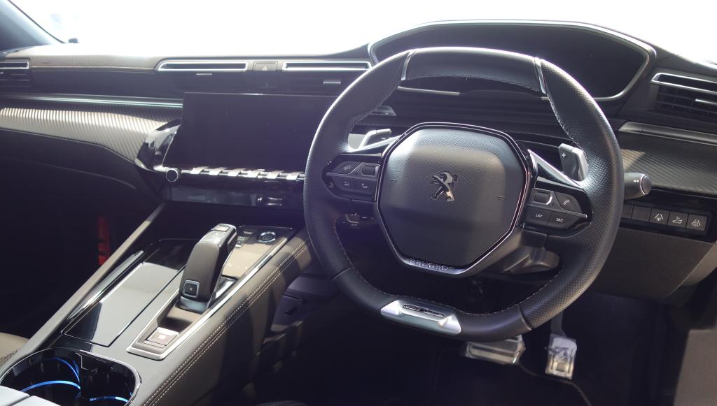本日はお得な認定中古車『508GT』の情報をお届け📝♪