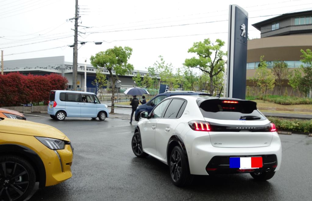 【 PEUGEOT208GT 】ご納車ありがとうございました🌷