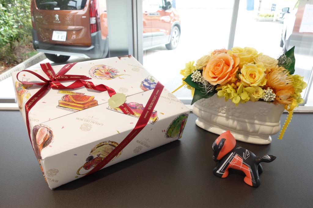 PEUGEOT208GT ご納車＆嬉しい差し入れをありがとうございました🌼