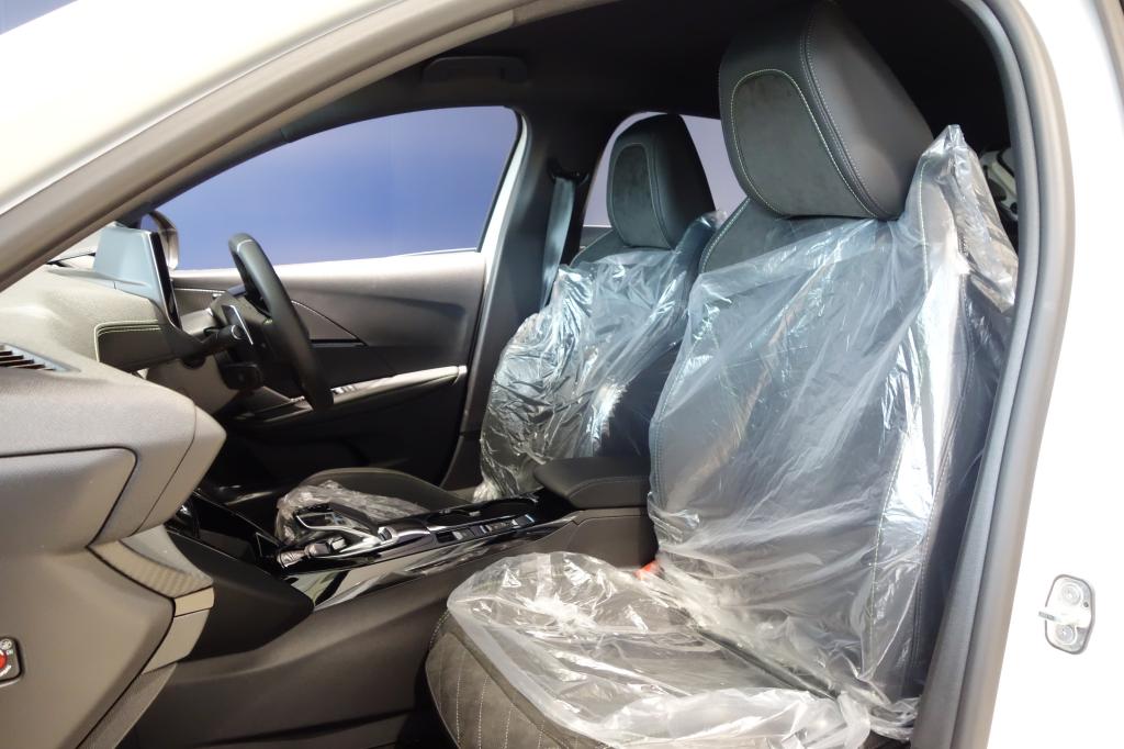 認定中古車 【 PEUGEOT 208 GT 】 のご紹介です🚙
