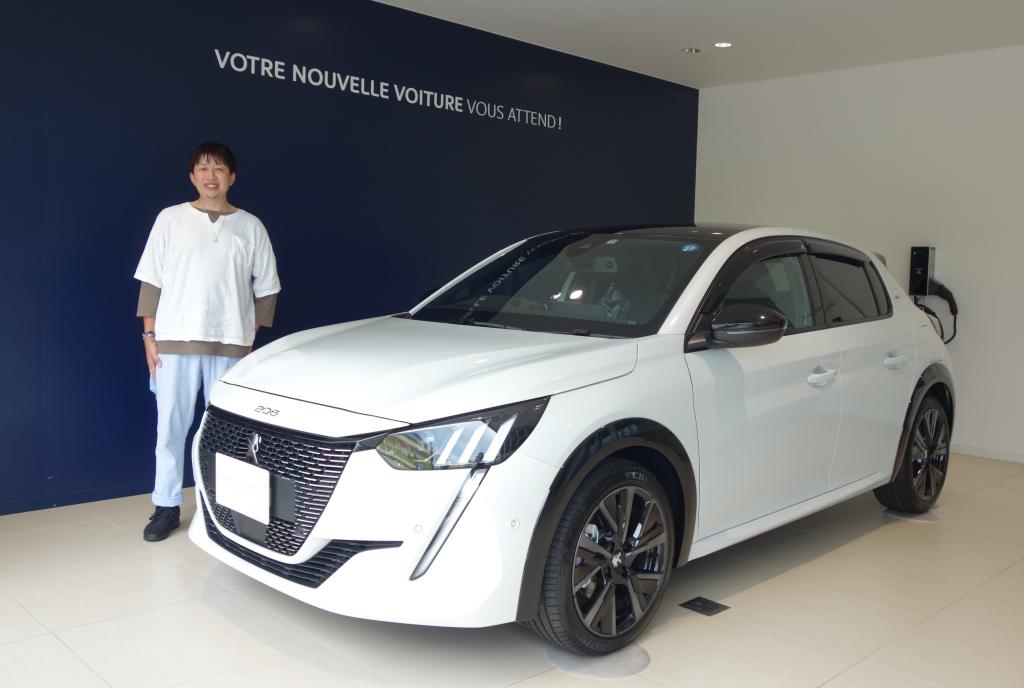 【PEUGEOT 208】ご納車＆差し入れをありがとうございました🌻