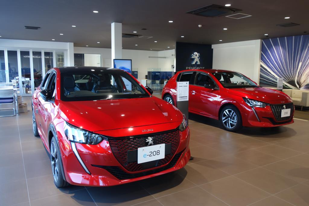 ショールーム内の車両をチェンジ🍁✨