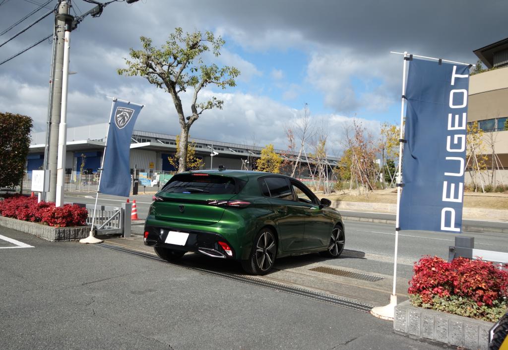【PEUGEOT 308】ご納車誠にありがとうございました🍀