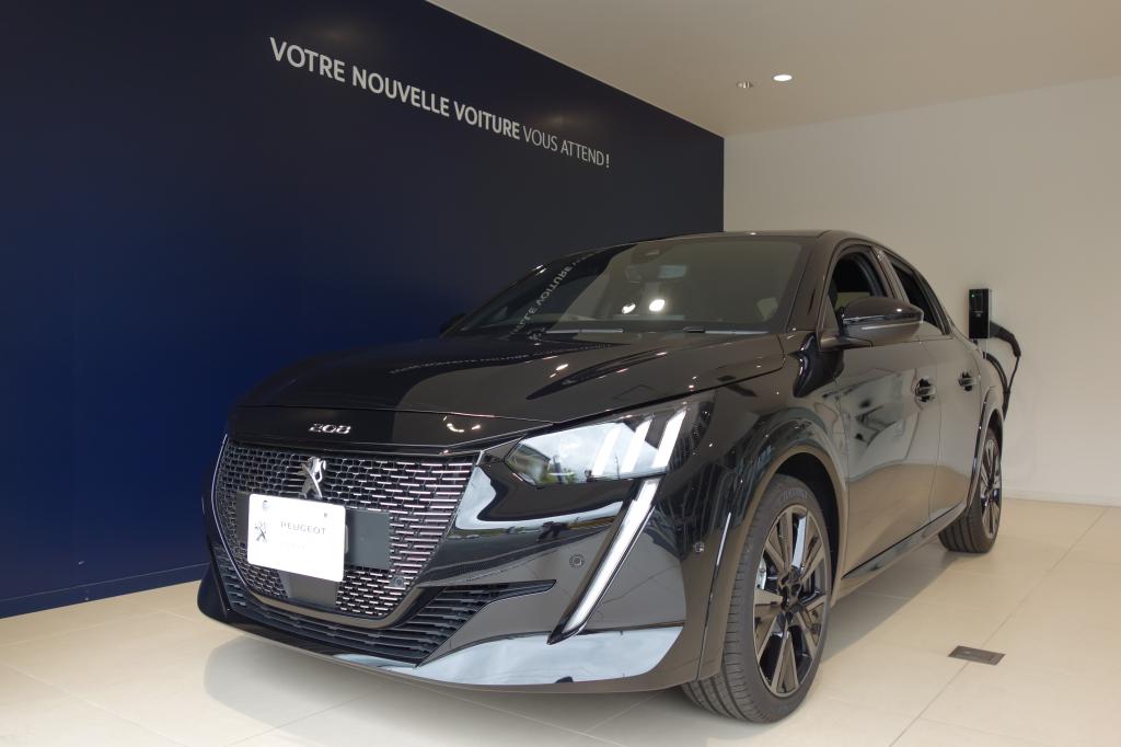 認定中古車 【 PEUGEOT 208 GT /ペルラ・ネラ・ブラック】 のご紹介です🚙