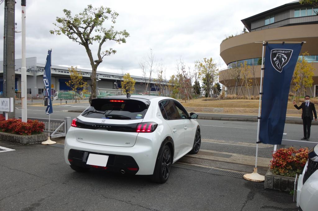 【PEUGEOT 208】ご納車誠にありがとう御座いました🌸