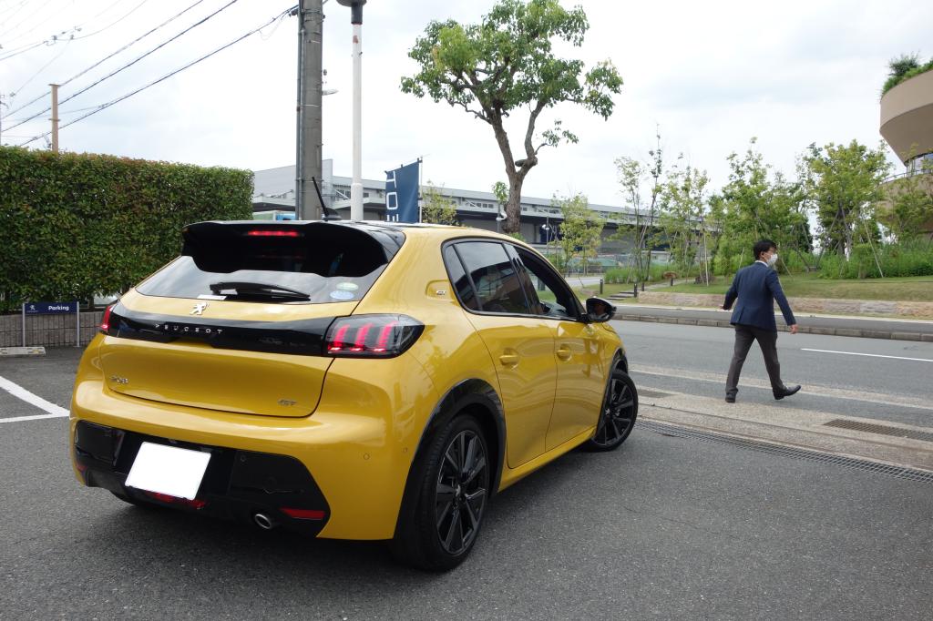 【PEUGEOT 208】 ご納車 誠にありがとうございました🏵️
