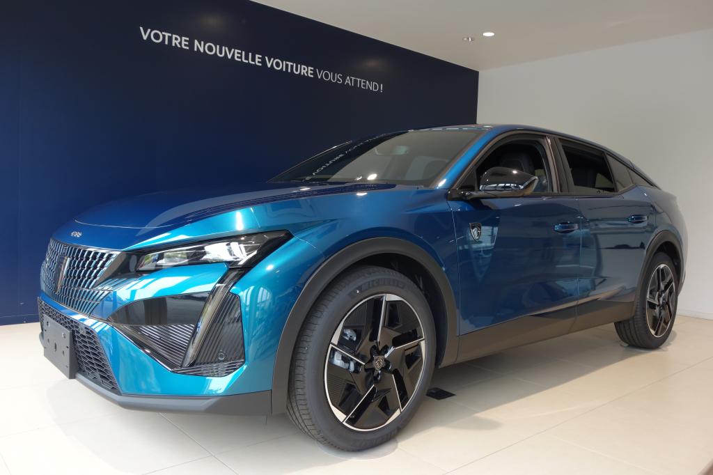 【PEUGEOT 408】ショールームにて展示開始🚗✨