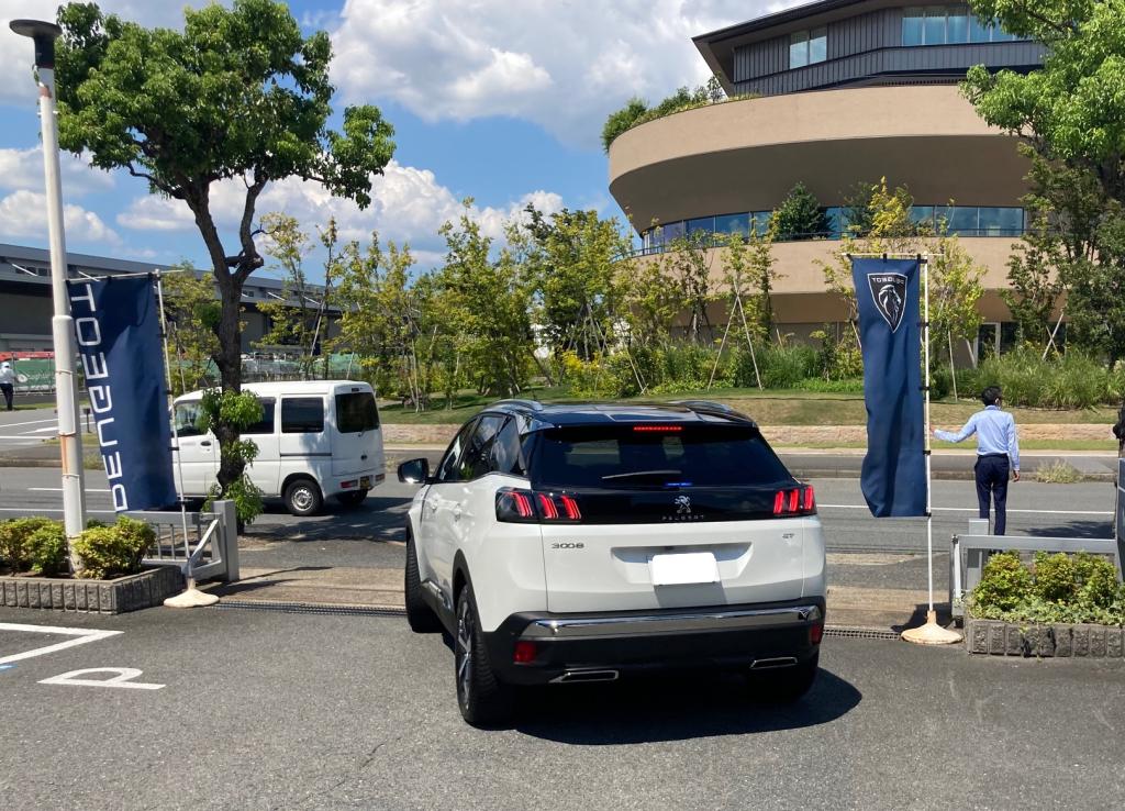 【PEUGEOT 3008】ご納車 誠にありがとうございました🕊️
