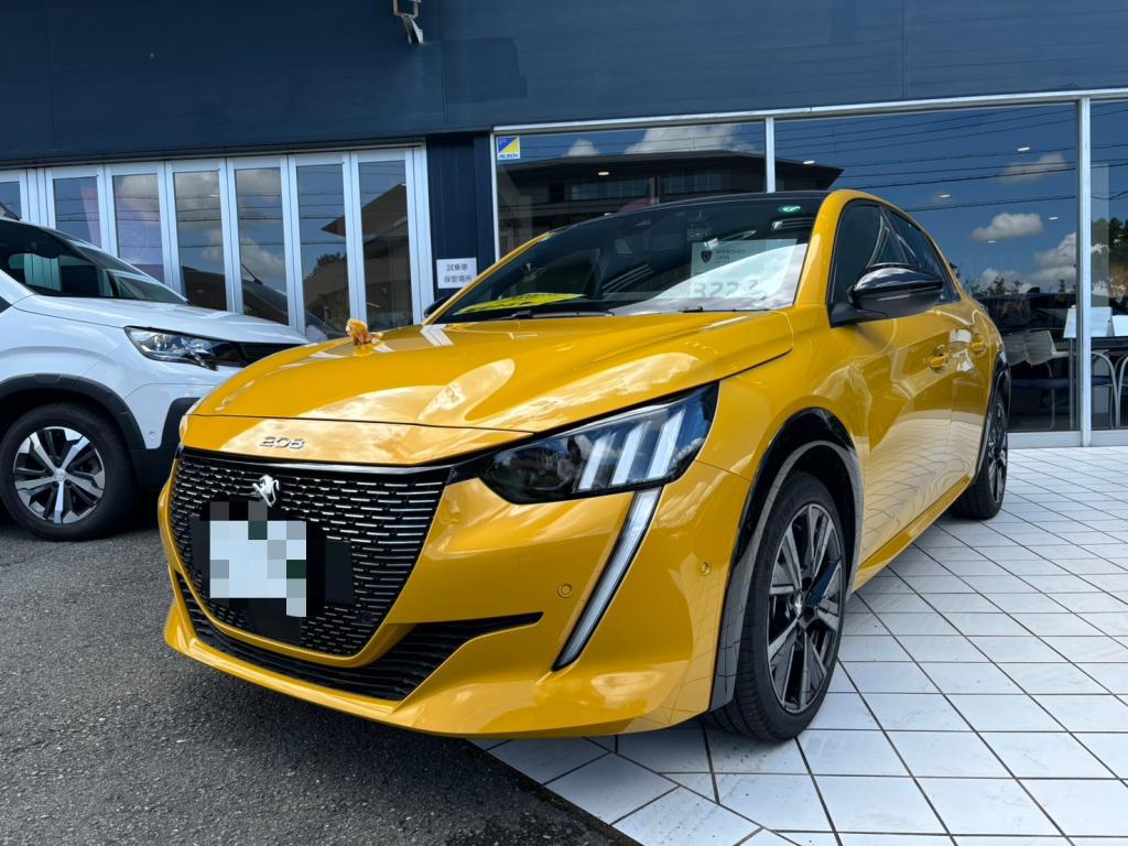 認定中古車【PEUGEOT 208 GT】がございます😮✨