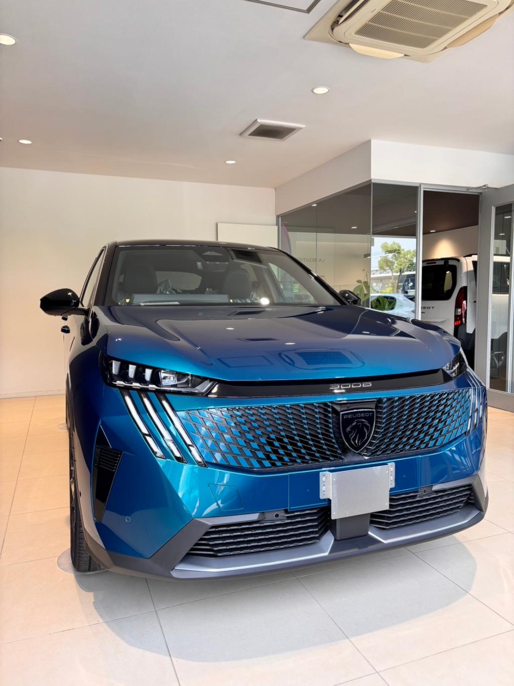 NEW 3008の展示車も到着しました🚗✨